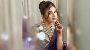 জীবনের সঙ্গে প্রেমও হাত ধরাধরি করে চলে