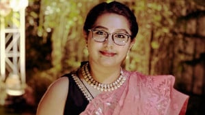 স্ক্রিনশট প্রকাশ করে অশ্লীল বার্তা পাঠানো ব্যক্তিকে অভিনেত্রীর জবাব