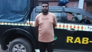 অ্যাম্বুলেন্স আটকে রাখায় নবজাতকের মৃত্যুর ঘটনার মূলহোতা গ্রেপ্তার