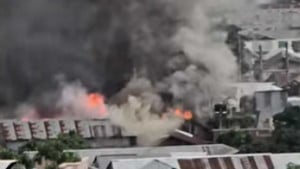 মহাখালীর সাততলা বস্তির আগুন নিয়ন্ত্রণে
