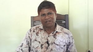 সরকারি পাঠ্যবই বিক্রির অভিযোগে প্রধান শিক্ষক গ্রেপ্তার