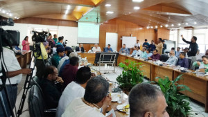 ৮ দাবিতে ঘোষিত ৭২ ঘণ্টার পরিবহন ধর্মঘট প্রত্যাহার