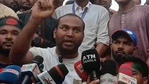 স্বাস্থ্য উপদেষ্টাকে বরিশালে যেতে ২৪ ঘণ্টার আলটিমেটাম
