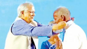 কুঁড়েঘরে সততার জীবন