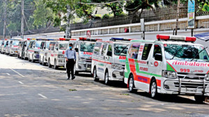 বেসরকারি অ্যাম্বুলেন্স রাখার দাবিতে মালিকরা ধর্মঘটে 
