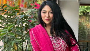 দুই ভুবনের বাসিন্দা