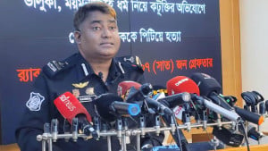 চাকরি ছাড়তে বাধ্য করে দিপু দাসকে উত্তেজিত জনতার কাছে তুলে দেওয়া হয়: র‌্যাব