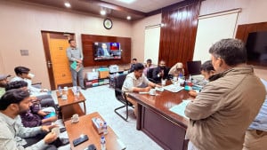 ৩২টি ফেসবুক আইডি-পেজের বিরুদ্ধে অভিযোগ দায়ের ডাকসু ভিপির