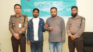 গুলশানে পিস্তল-গুলিসহ গ্রেপ্তার ২