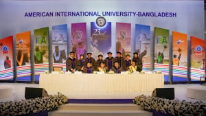 এআইইউবির ২৩তম সমাবর্তন অনুষ্ঠিত, চ্যান্সেলর স্বর্ণপদক পেলেন ৩ শিক্ষার্থী