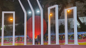 কক্সবাজার কেন্দ্রীয় শহীদ মিনারে মুক্তিযুদ্ধের গ্রাফিতি মুছে আলপনা, বিতর্ক