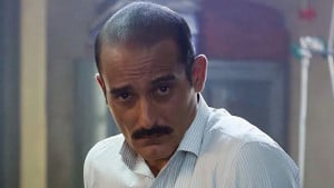দখলে বছরের দুই হিট সিনেমা, হঠাৎ কেন ‘দৃশ্যম ৩’ ছাড়লেন অক্ষয় খান্না