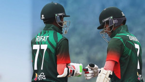বৃষ্টিবিঘ্নিত ম্যাচে ১২১ রানেই অলআউট বাংলাদেশ