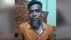 ভোরে বাড়িতে ঢুকে বিএনপি নেতাকে কুপিয়ে হত্যা, আটক দুই