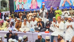 খালেদা জিয়ার সুস্থতা কামনায় হাজারও মানুষের দোয়া