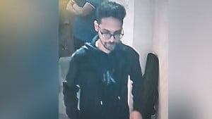 ফয়সাল করিম মাসুদ ও তার প্রতিষ্ঠানের সব ব্যাংক হিসাব জব্দ 