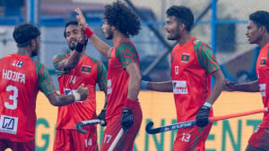 কোরিয়াকে হারিয়ে ইতিহাস, হ্যাটট্রিকে নায়ক সেই আমিরুল