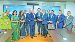 গ্রামীণফোনে টেকসই অর্থায়ন করেছে এইচএসবিসি