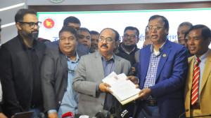 ঢাকা-১৭ আসনের প্রার্থী হতে তারেক রহমানের মনোনয়নপত্র জমা