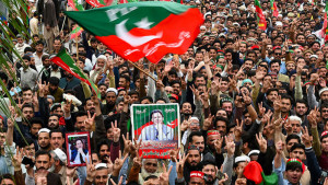 জাতীয় সম্মেলনের ঘোষণা ইমরানের দল পিটিআইর