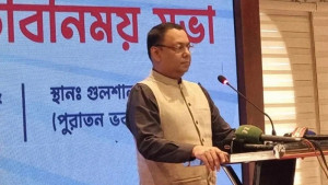 বস্ত্রকলে বেকার হয়েছে দুই লাখ শ্রমিক 