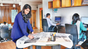 পাঁচ কর্মঘণ্টার প্রস্তাব সুবিধা না নীরব নিয়ন্ত্রণ?