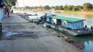 যোগাযোগ বিড়ম্বনায় দুই উপজেলার সাড়ে তিন লাখ মানুষ