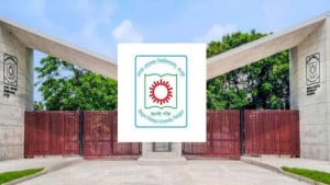 মনোনয়ন জমার শেষ দিনে লাপাত্তা নির্বাচন কমিশনাররা