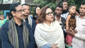 বিএনপির ফজলুরকে চ্যালেঞ্জ প্রচারে সমাজকর্মী সিগমা