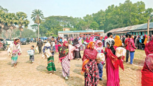 বঞ্চিত মানুষের পাশে