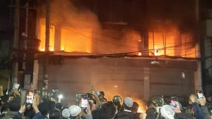 প্রথম আলো কার্যালয়ে হামলা: অজ্ঞাতনামা ৫০০ জনকে আসামি করে মামলা