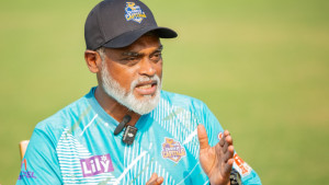 কোচ জাকিকে জয় উৎসর্গ করল ঢাকা
