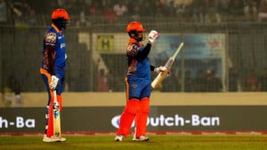 ফাইনালের লড়াইয়ে হেটমায়ার ঝড়, চট্টগ্রামকে চ্যালেঞ্জিং লক্ষ্য দিল খুলনা
