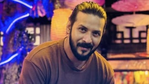 ঈদে সিনেমা মুক্তির প্রতিযোগিতা থেকে বেরিয়ে আসা উচিত: নিরব