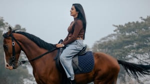 ‘প্রথমে ভয় কাজ করছিল, এখন ঘোড়া চালনা খুব উপভোগ করছি’