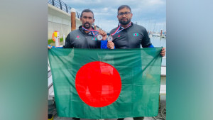 ৩৭ বছর পর ইংলিশ চ্যানেল পাড়ি দুই বাংলাদেশির