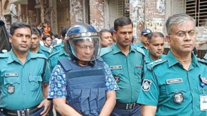 মারণাস্ত্র ব্যবহার নিয়ে চাঞ্চল্যকর তথ্য সাবেক আইজিপি মামুনের