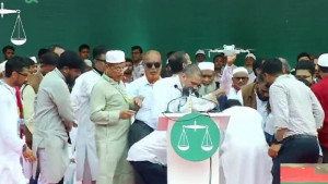 বক্তব্য দেওয়ার সময় মঞ্চে অসুস্থ হয়ে পড়ে গেলেন জামায়াত আমির