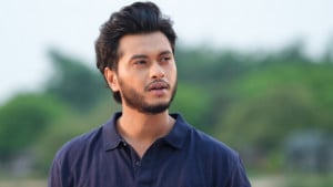 নিজের নাটক মুক্তি না দিতে আরশের অনুরোধ