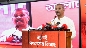 শেখ হাসিনা যে অপরাধ করে গেছে, এমন অপরাধ মুক্তিযুদ্ধের সময়ও হয়নি: আসিফ নজরুল