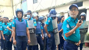 সাবেক প্রধান বিচারপতি এ বি এম খায়রুল হক ৭ দিনের রিমান্ডে