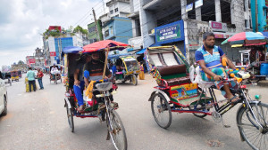 গোপালগঞ্জে কারফিউ তিন ঘণ্টা শিথিল, বেড়েছে যান চলাচল
