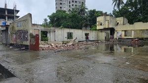 আ.লীগ অফিসের ধংসস্তূপের ওপর জুলাই শহীদ স্মৃতিস্তম্ভ নির্মাণের সিদ্ধান্ত