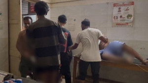 পাবনায় স্বেচ্ছাসেবক লীগ নেতার নেতৃত্বে হামলার অভিযোগ, গুলিতে আহত ১২