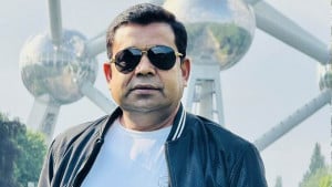 সিনেমার গানে ফিরলেন মনির খান