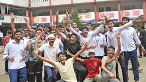 মতিঝিল আইডিয়ালে কমেছে পাসের হার ও জিপিএ-৫