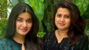 রোদেলার পরিচালনায় ন্যান্সি, গানেও কণ্ঠ দিলেন মেয়ের সঙ্গে