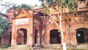 মেঘ-বৃষ্টি ও গল্প-আড্ডার দিন