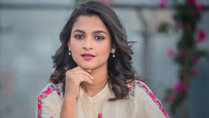 আল্লাহর দোহাই লাগে, এসব সত্যি ভেবে বিশ্বাস করবেন না: সাদিয়া আয়মান