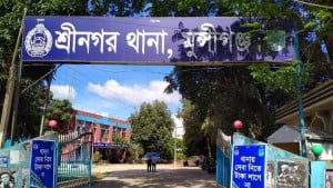 শ্রীনগরে এক্সপ্রেসওয়ের পাশ থেকে অচেতন অবস্থায় অজ্ঞাত ব্যক্তি উদ্ধার